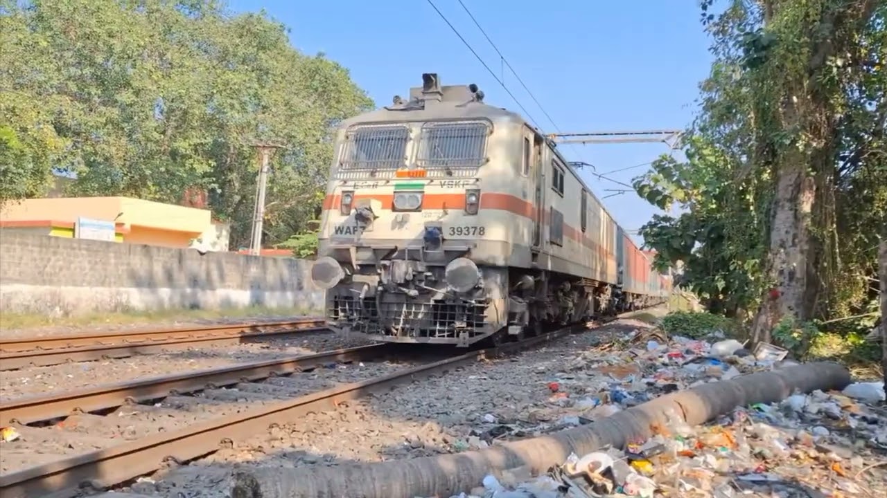 Nonstop movement 8 trains including WAP-7 and Vande Bharat captured in a single epic shot⚡🚆