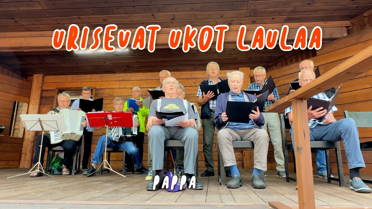 Papan kuoro esiintyy 👴🏻🎶🪗☀️