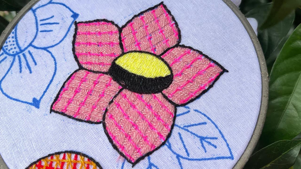 PUNTADA FAVCIL PARA UNA FLOR 🌺 Como bordar una flor @tusideasenbordados 