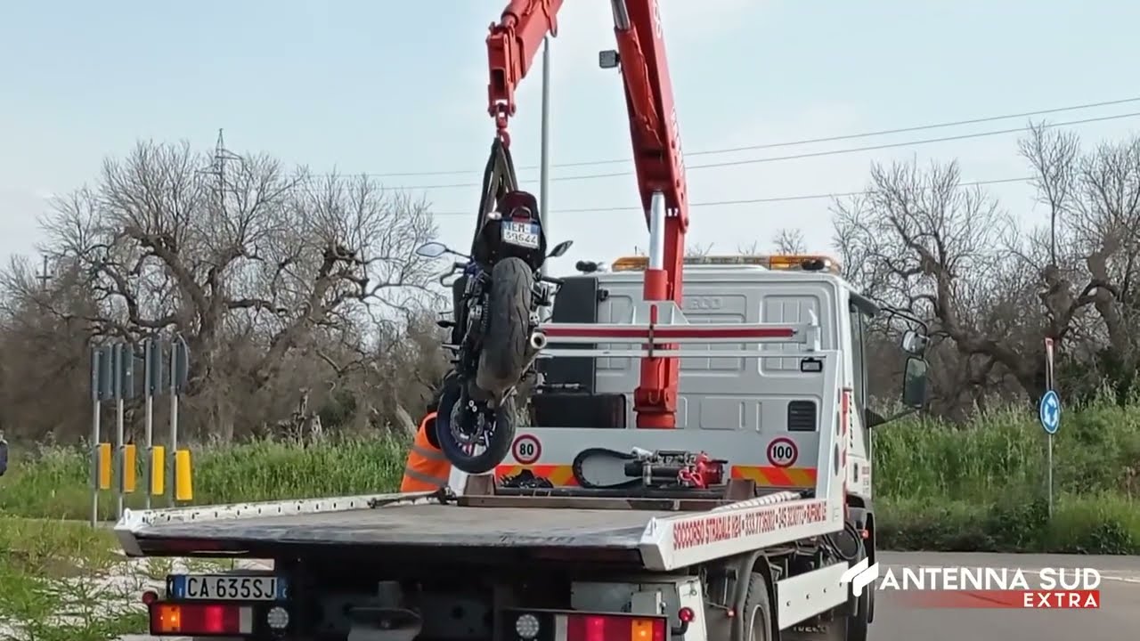 17 Aprile 2022   Ruffano   Con la moto invade la rotatoria   Muore 30enne