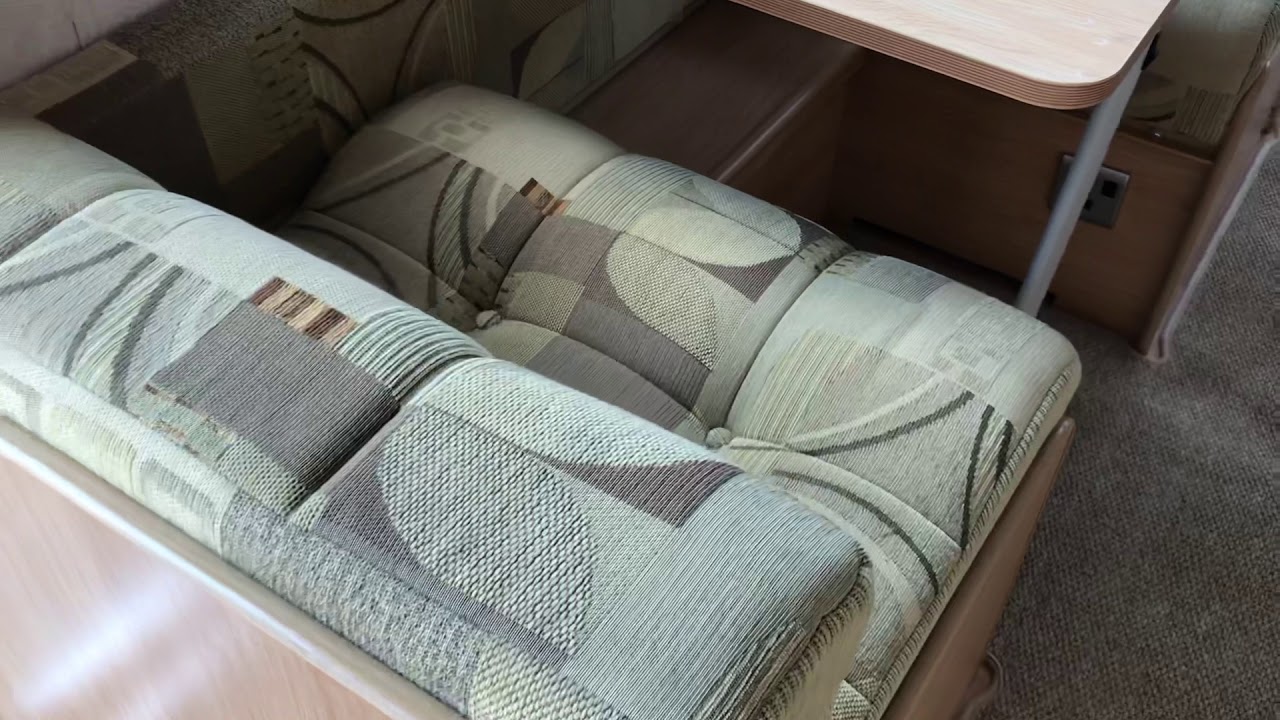 Coachman Amara  640-6 2009 fixed bunk beds  twin Axle six berth touring caravan for sale £9995