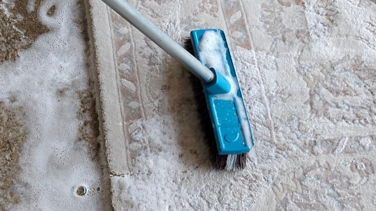 ZEYTİNYAĞI DÖKÜLEN HALI NASIL TEMİZLENİR?