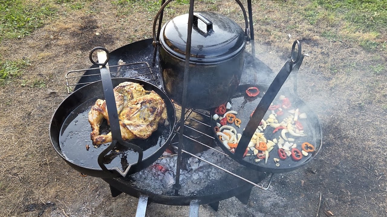 Cooking a whole chicken and searing it on a campfire gypsy style.#motivation 