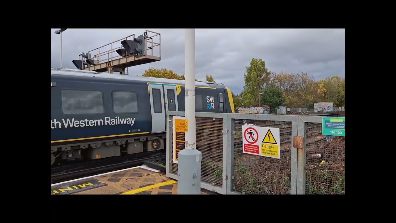 Trains At Clapham Junction - SWML, BML & W&RL/HLL - 31.10.2025