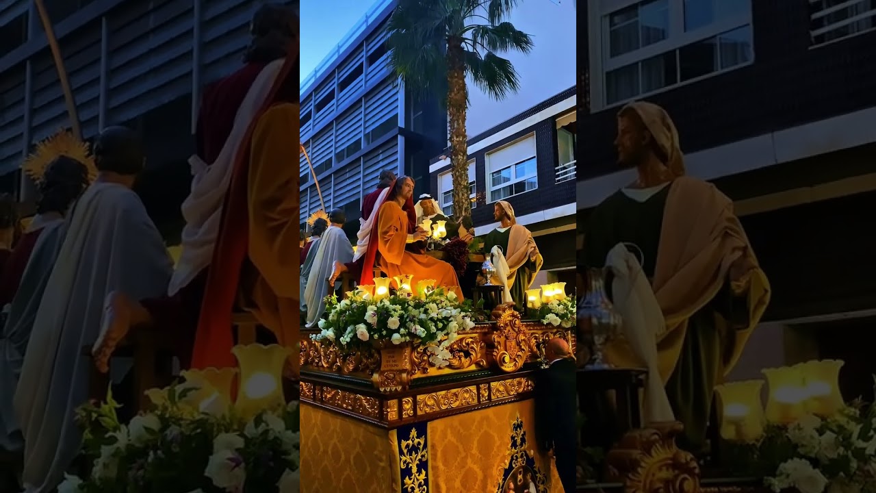 Solemn and Magnificent Procession of the Holy Burial of Christ - Vertical view
