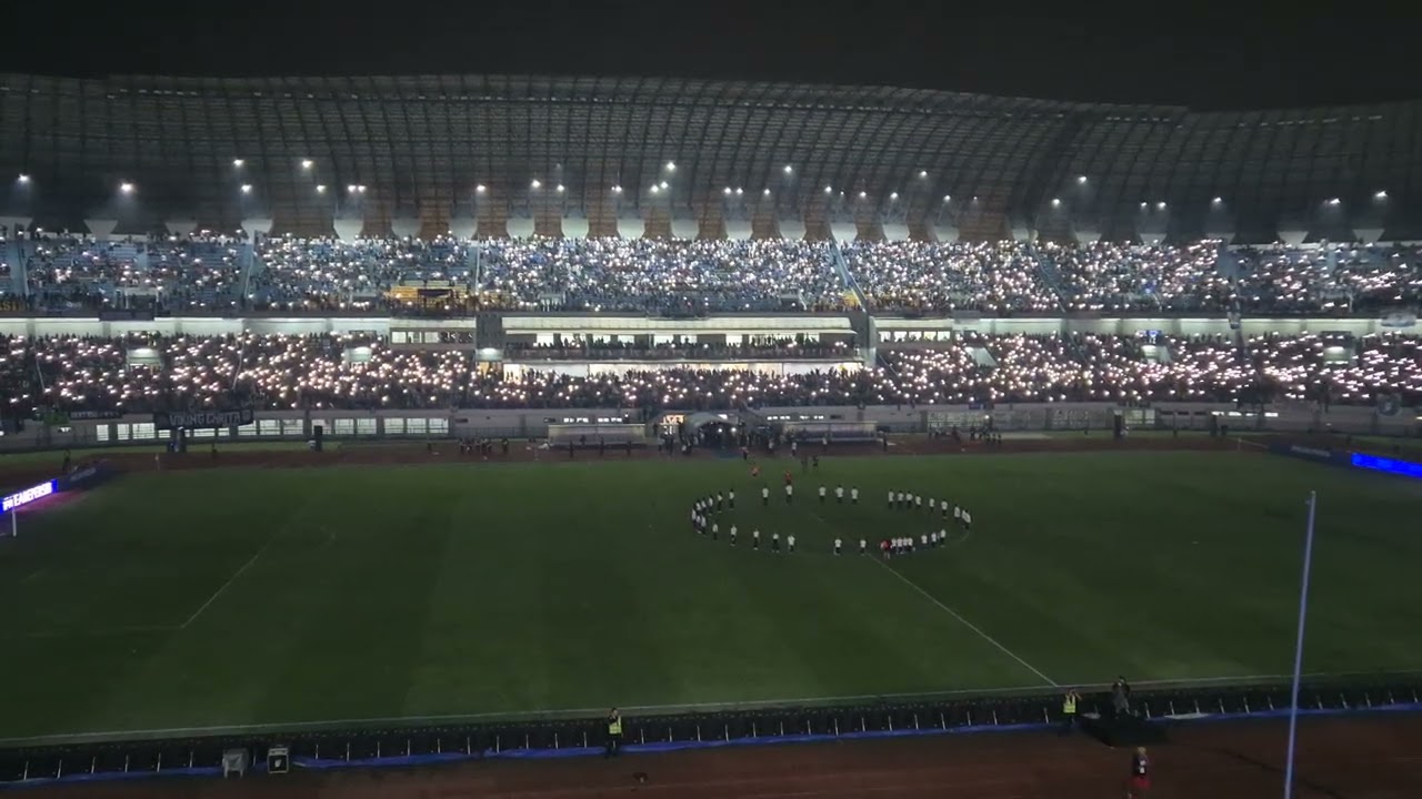 IT'S SHOW TIME! MERINDING! SOUND ON! ⭐️⭐️🥶🤩 😱💙⭐️⭐️. #persib #persibbandung #persibday #persibjuara