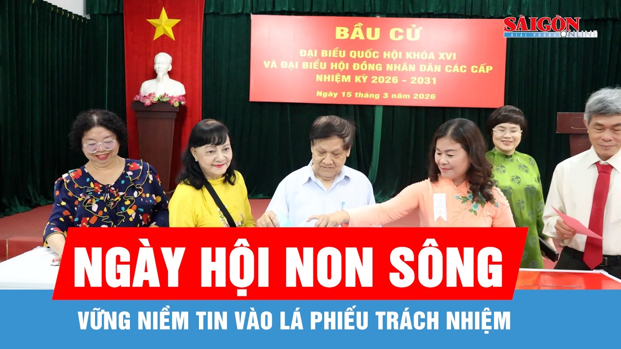 Cử tri TPHCM xúc động, gửi trọn niềm tin vào lá phiếu trách nhiệm