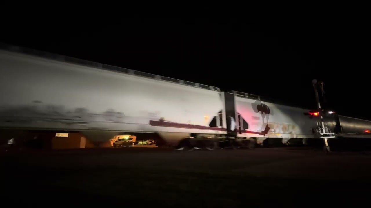 Independent day special!! Train and Fireworks in Crestline,Ohio at milepost 75 Mt Victory Sub