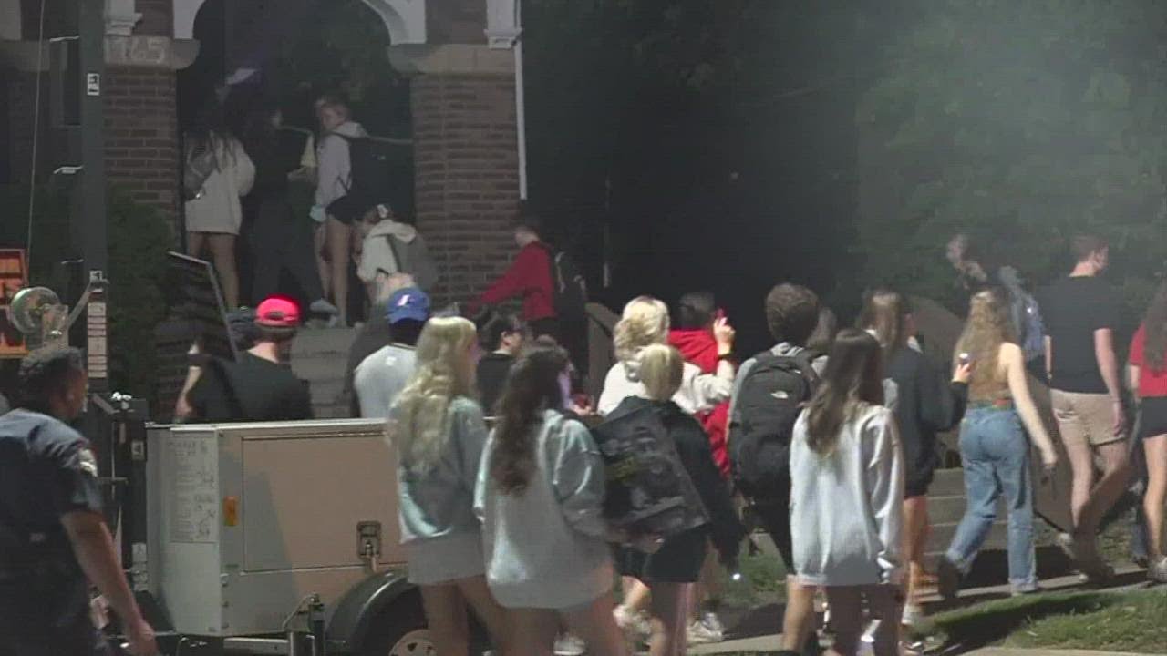 Students say they don't feel safe after 2 safety alerts issued over weekend