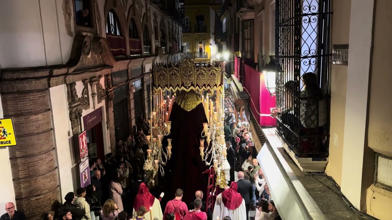 Virgen del Buen Fin por calle Francos