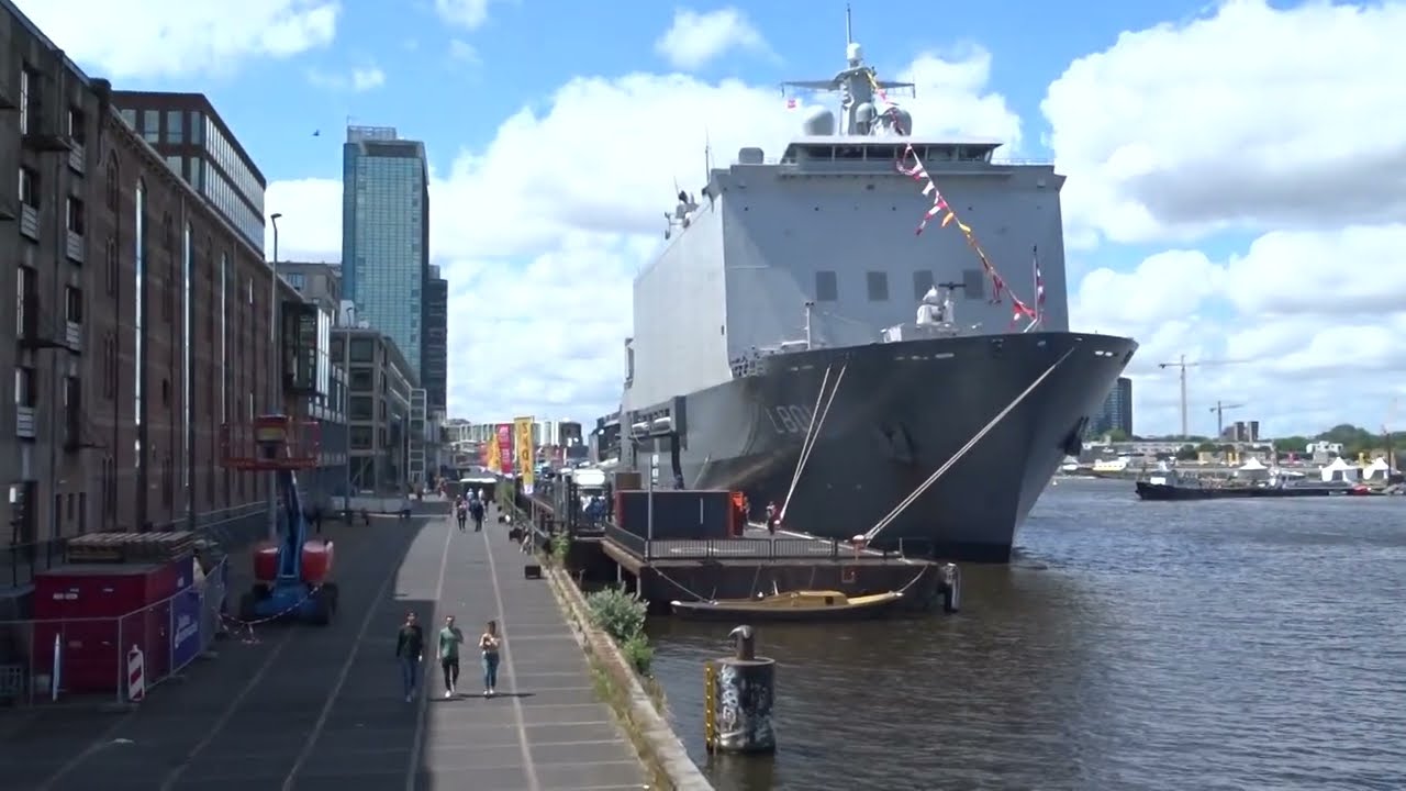 Zeehavendagen Amsterdam 2024 van start met o a  marineschip Zr.Ms. Johan de Witt