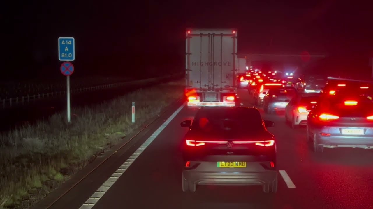 Застрял в пробке на трассе A14 более чем на 2 часа.