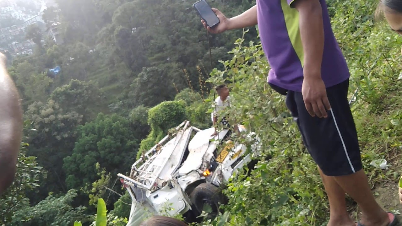 HRC🏗️pulls LMV🚛 accident in the sidedrain