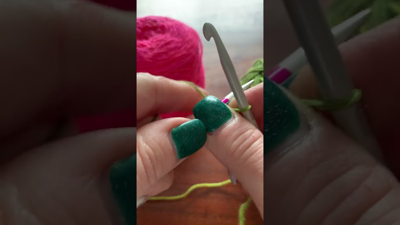 Montage de mailles provisoire avec crochet