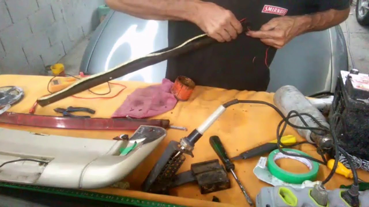 Instalação e conserto do aerofólio