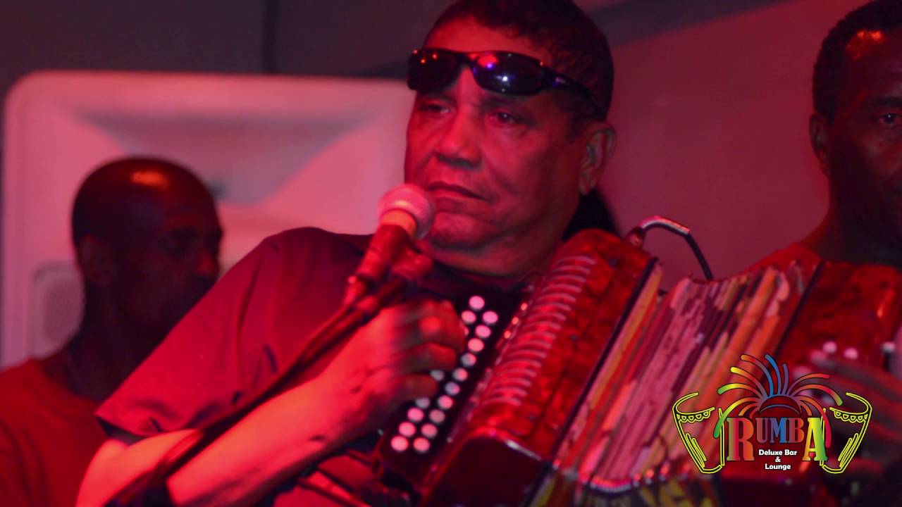 El Telefonema - El Maestro Pedron y su conjunto Tipico - Rumba Deluxe Bar and Lounge Santo Domingo