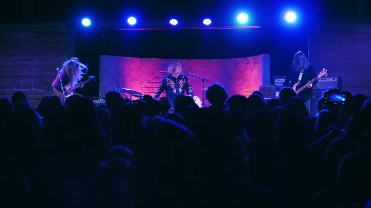 Fuzz, live at Pappy and Harriet's