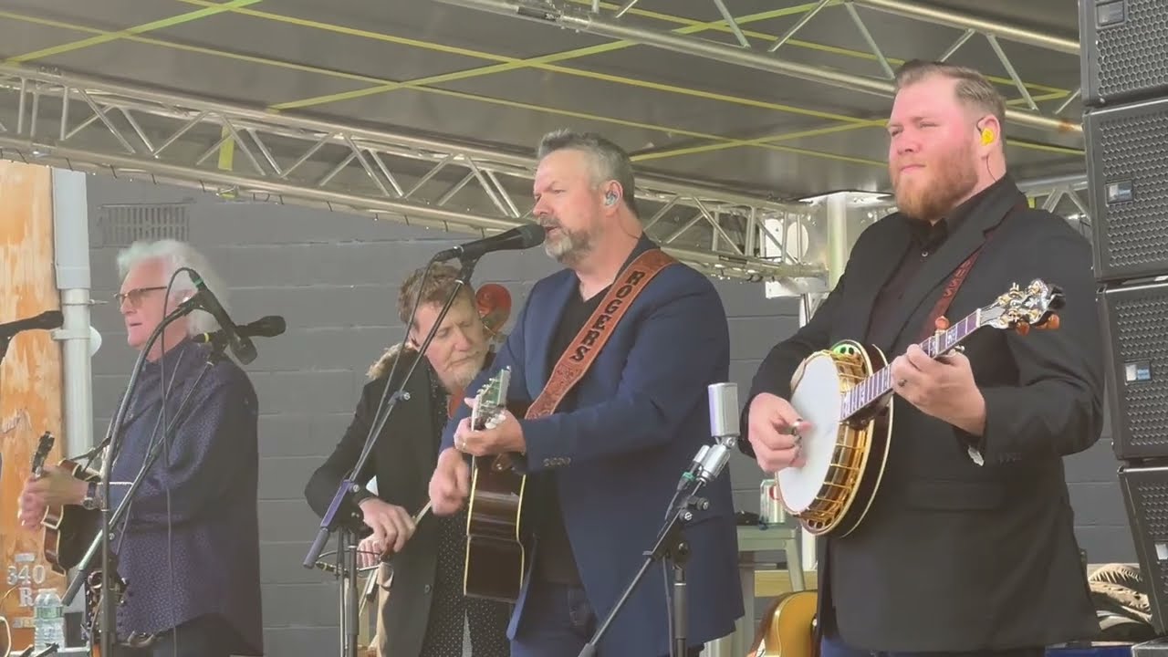 Ricky Skaggs & Kentucky Thunder - Blue Moon of Kentucky (featuring Mike Rogers vocals)