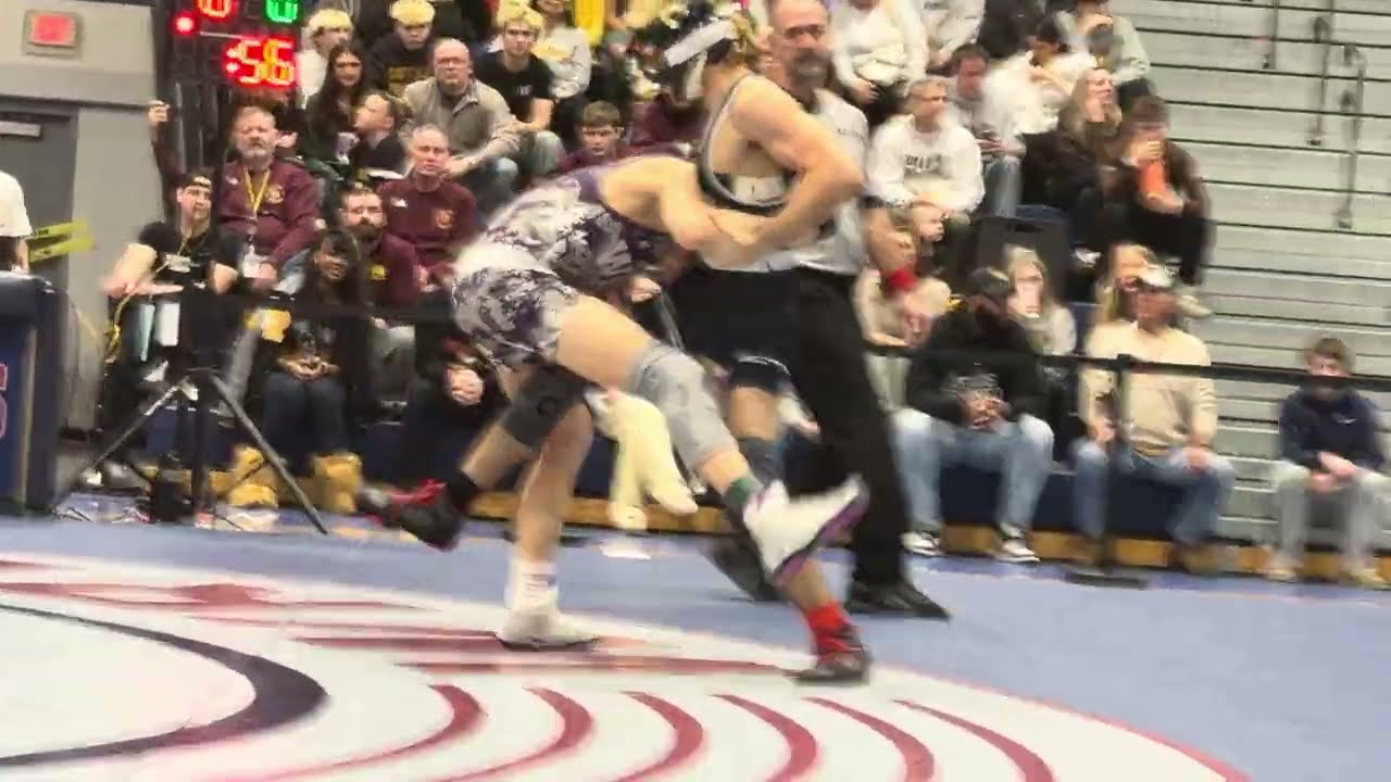 113 lbs Shawnee Wrestler Sean Bradley II Majors Cherry Hill West Caden Rossi @ NJSIAA Regional 19-8