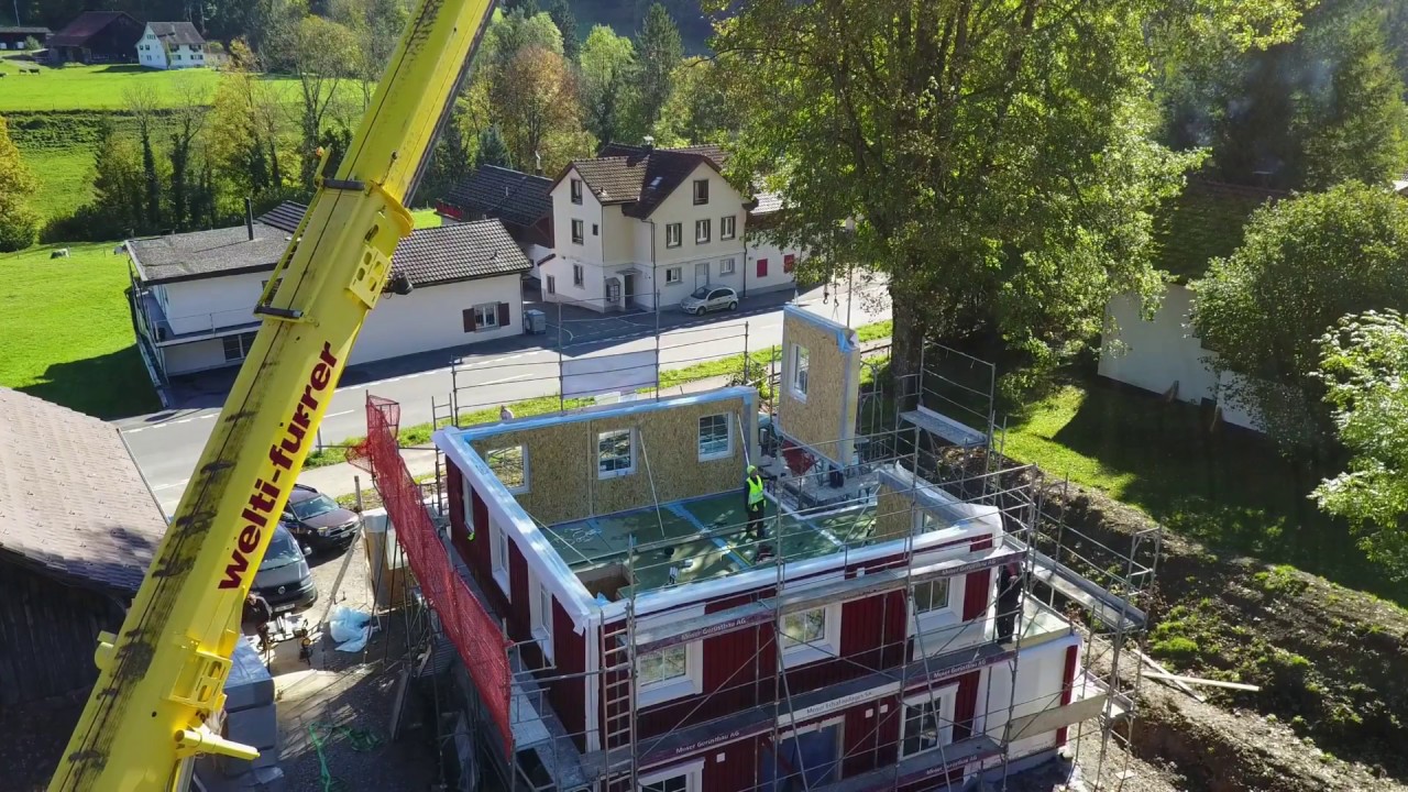 Hug wooden elementhouse in Switzerland