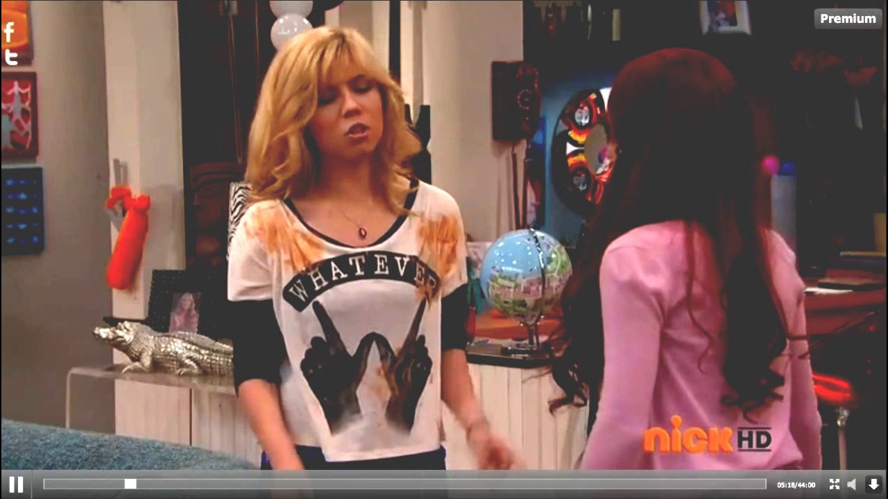 FUNNY ARIANA GRANDE FAINT COMPILATION