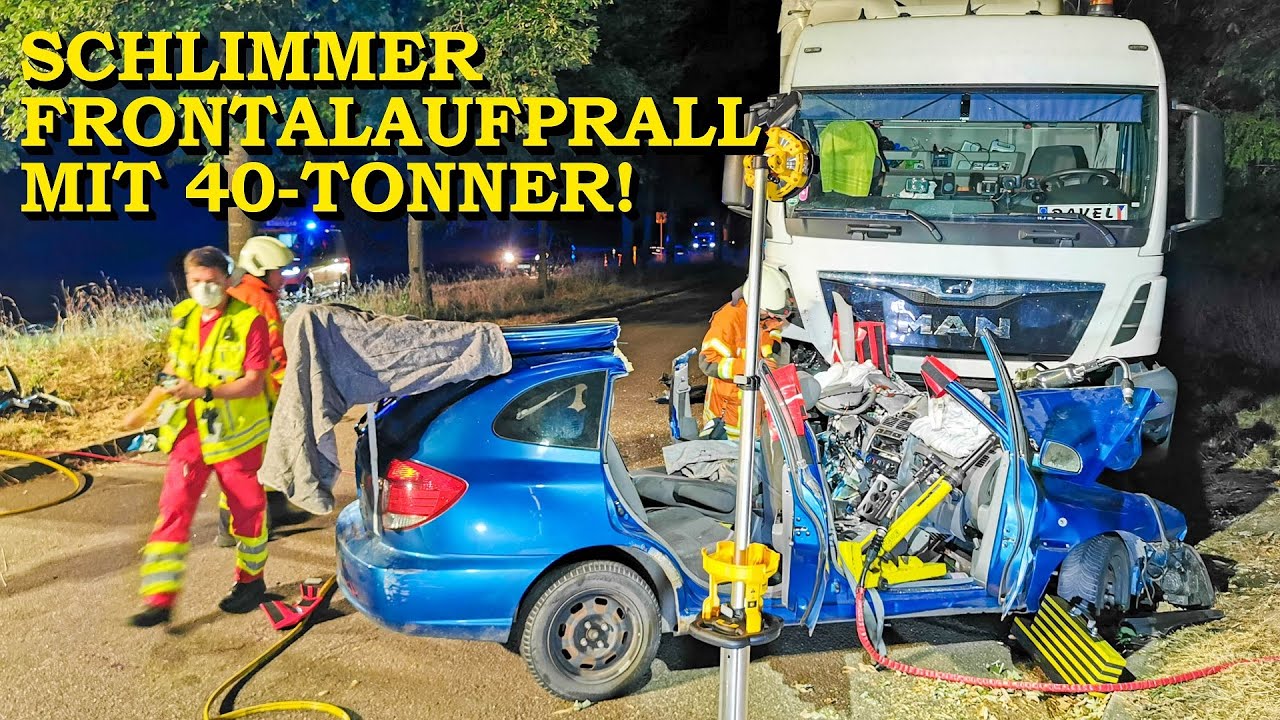 [HEFTIGER FRONTALCRASH IN 40-TONNER] - Drei Jugendliche schwer verletzt - | FEUERWEHR & HUBSCHRAUBER