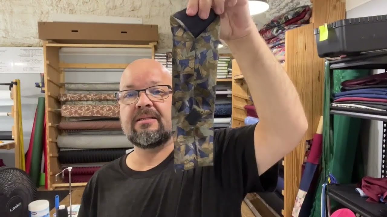 EASY SEWING!  Turn an Old Necktie into a Glasses Case!