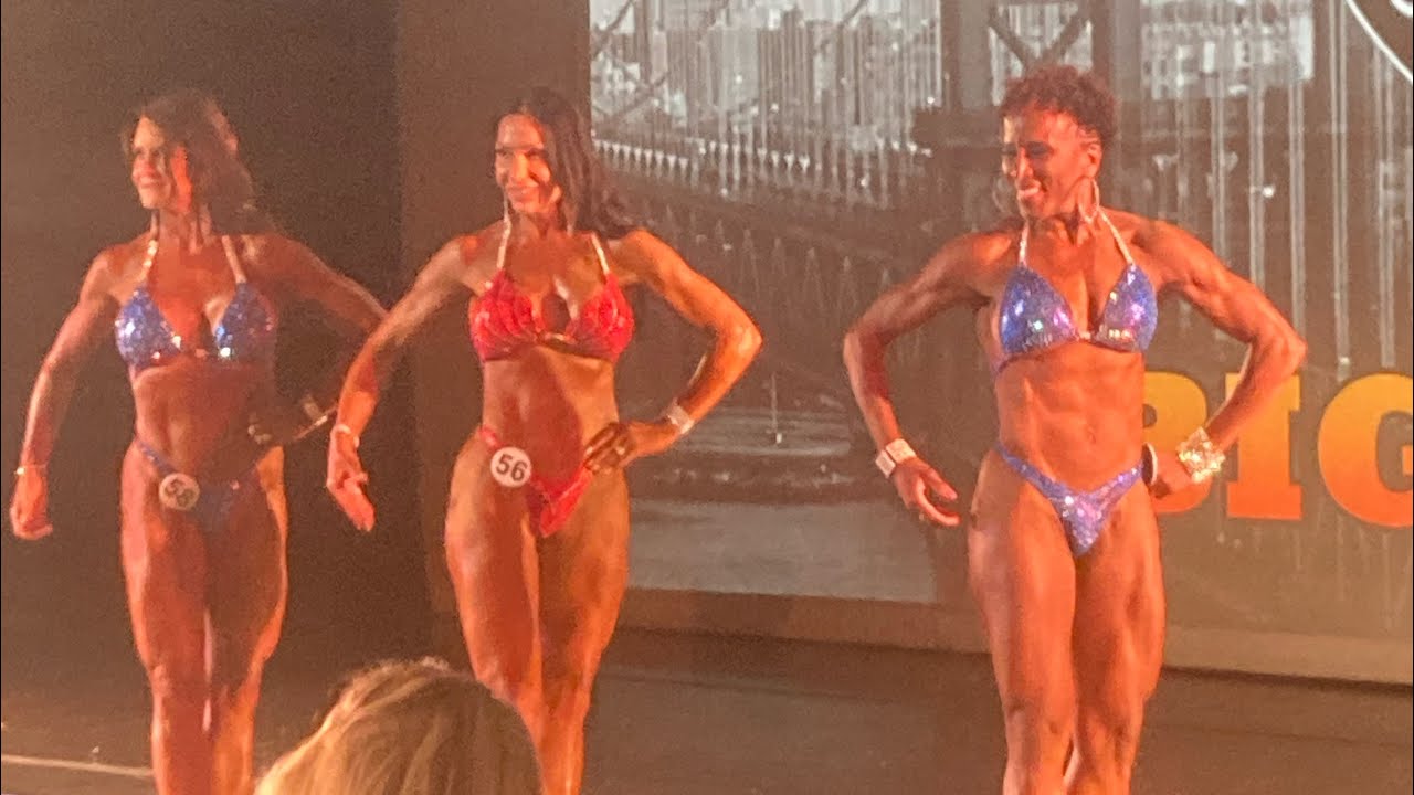 Women Figure at the OCB Big Apple 🍎