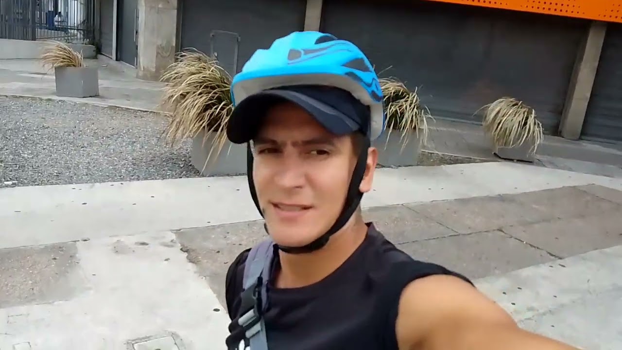 Recorriendo la Calle 18 de Julio | De Tres Cruces a la Rambla 🚲 Montevideo