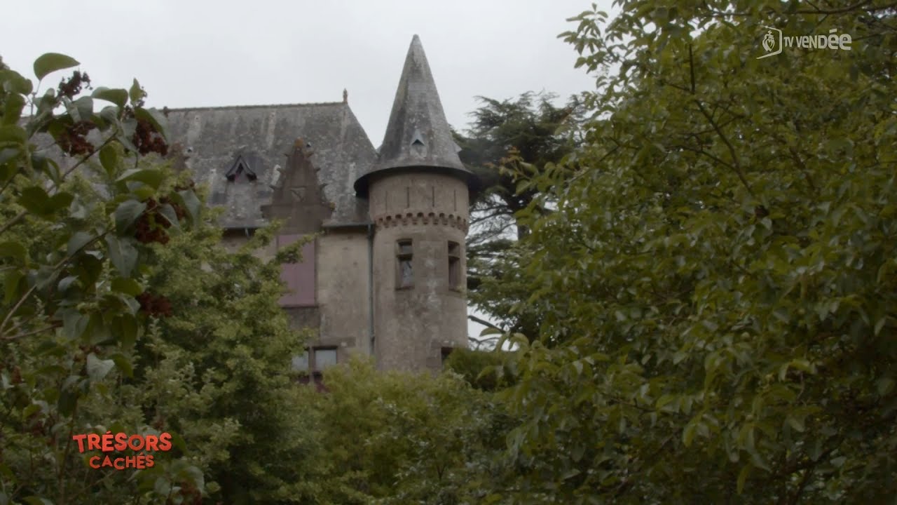TRESORS CACHES - Le château de Mortagne-sur-Sèvre