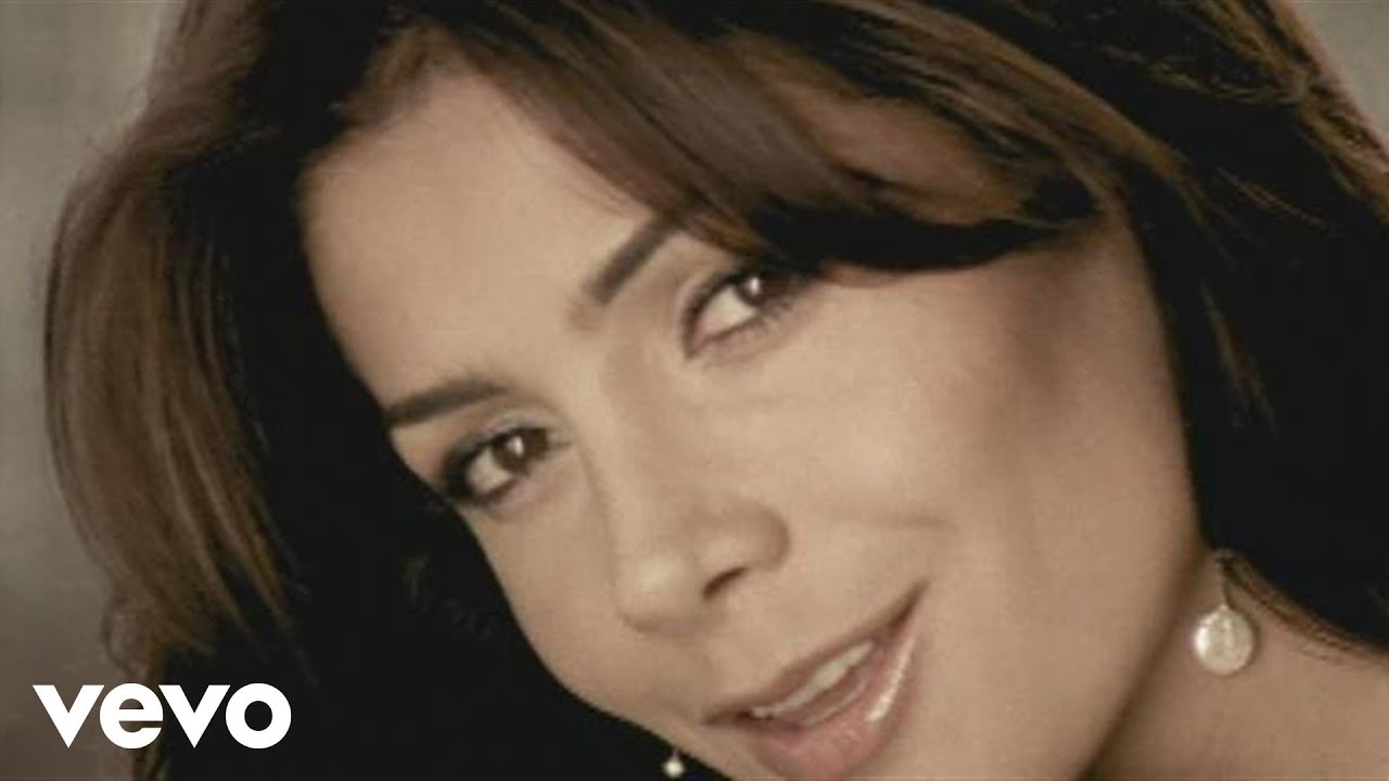 Patricia Manterola - Si Te Besara (Video - Album Version)