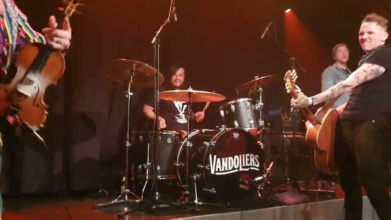 Vandoliers - Rolling out - live at Metropool Hengelo 08-04-2023
