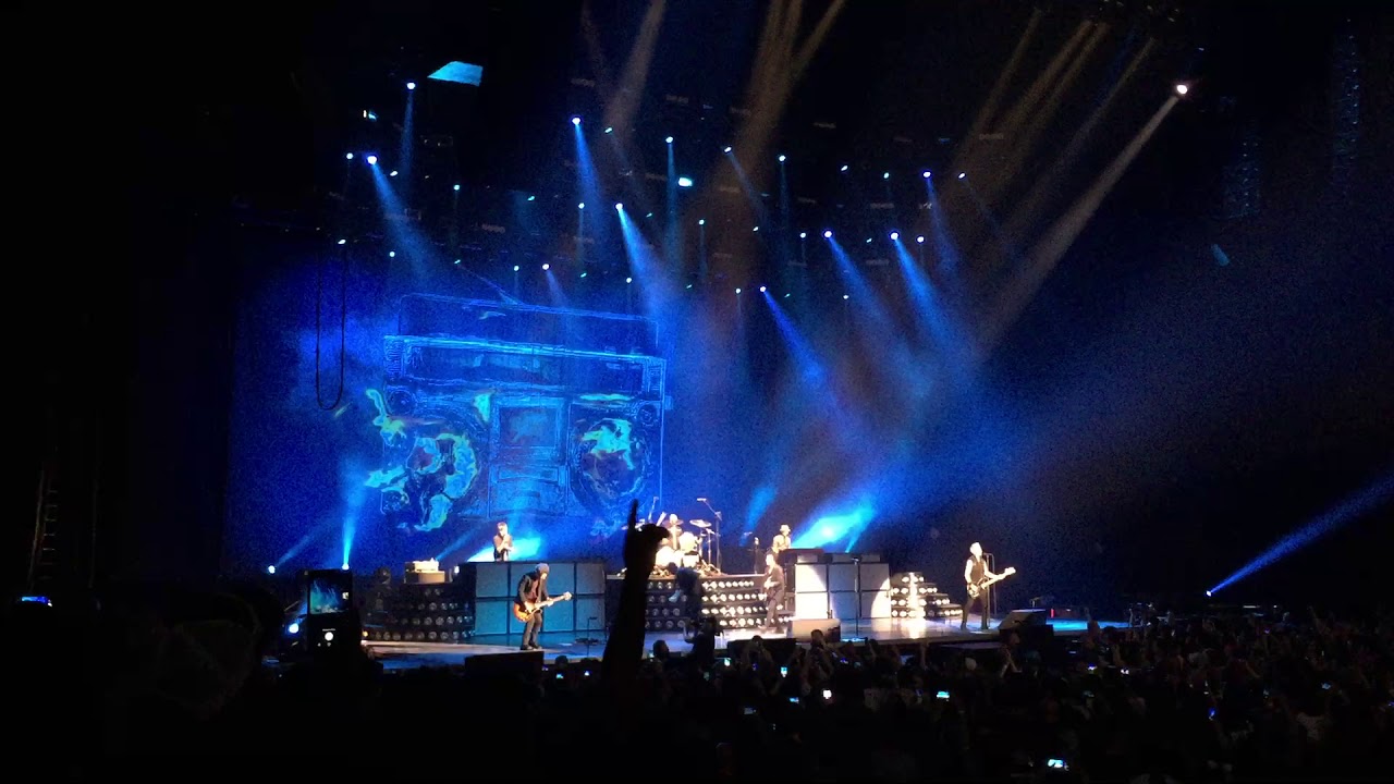 Green Day - Holiday (LIVE SAN ANTONIO TX AT&T CENTER)