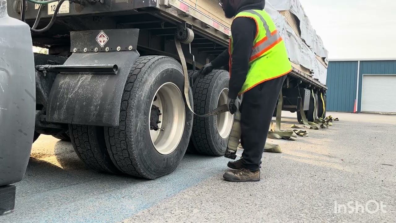 Wrong place?? No #truck #flatbed #blessed #fyp  #truckdriver #driver 