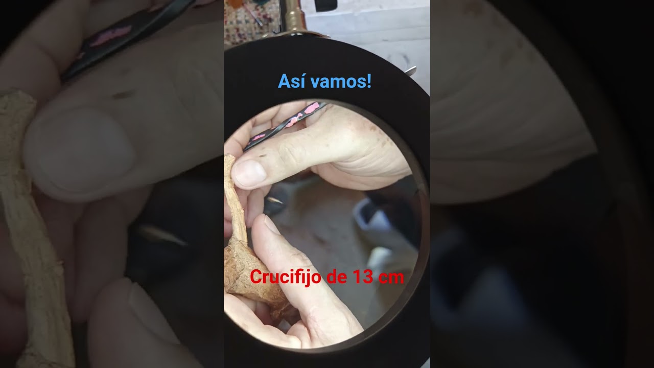 Crucifijo de madera de cedro 13 cm #cristo #woodworking #crucifijo #wood #escultorlomeli #jesus