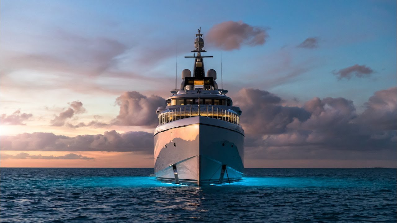 Superyacht ARTISAN | 63m | In the beautiful Bahamas