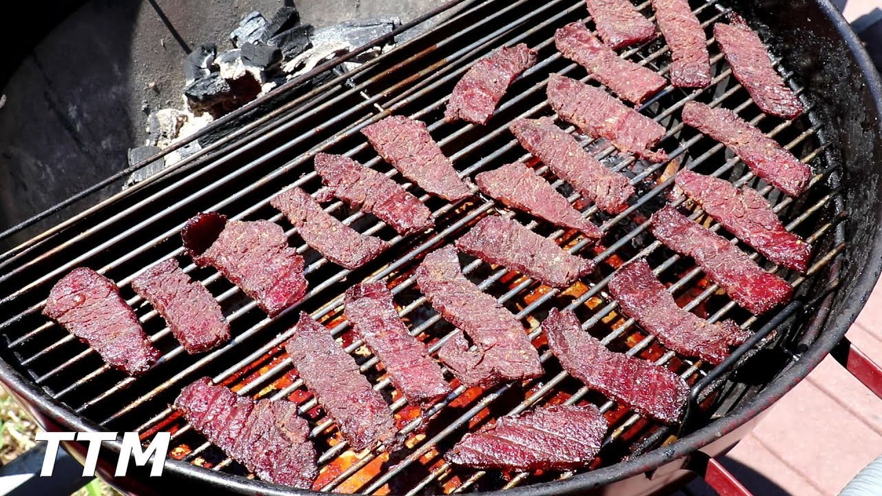 How to Make Beef Jerky on the Weber Kettle~Easy Cooking