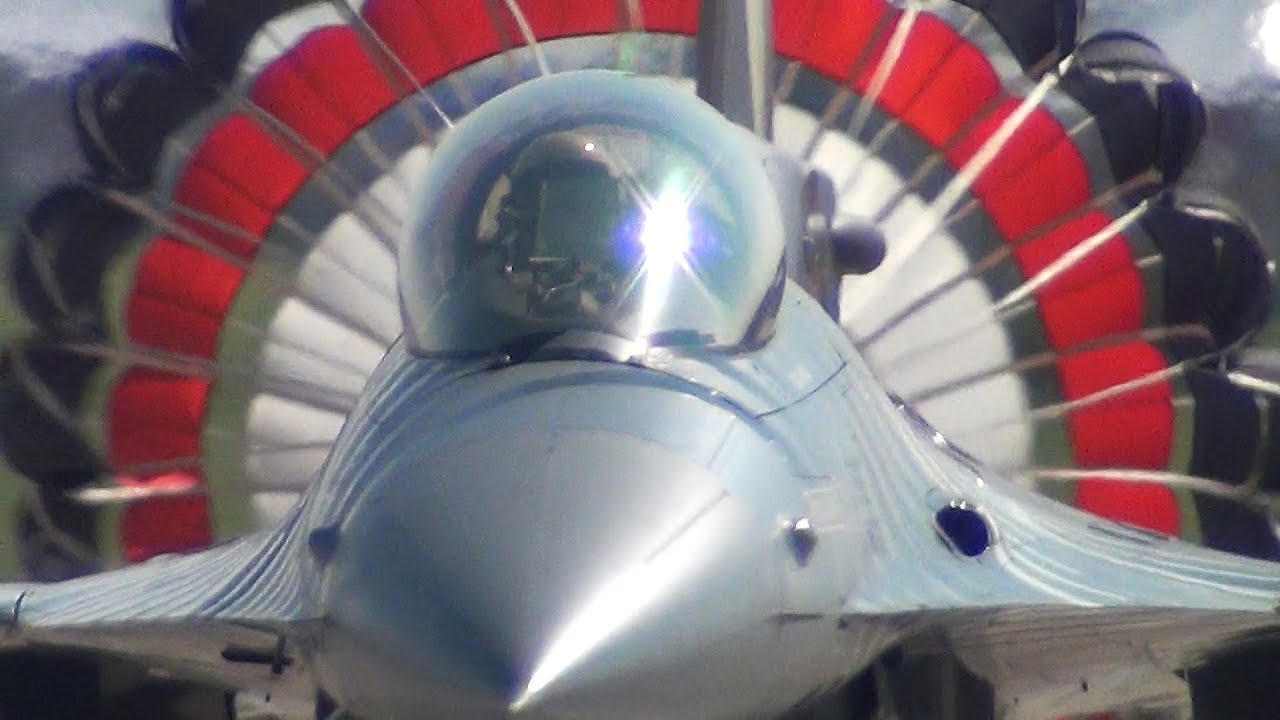 SOLOTURK F16 WADDINGTON DEMO  (airshowvision)