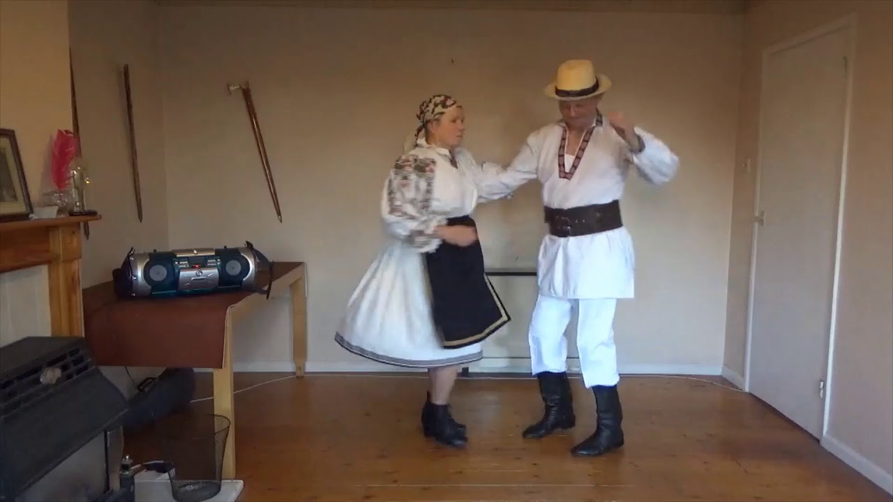 Leslie and Sue Folk Dance 1: Ceaba