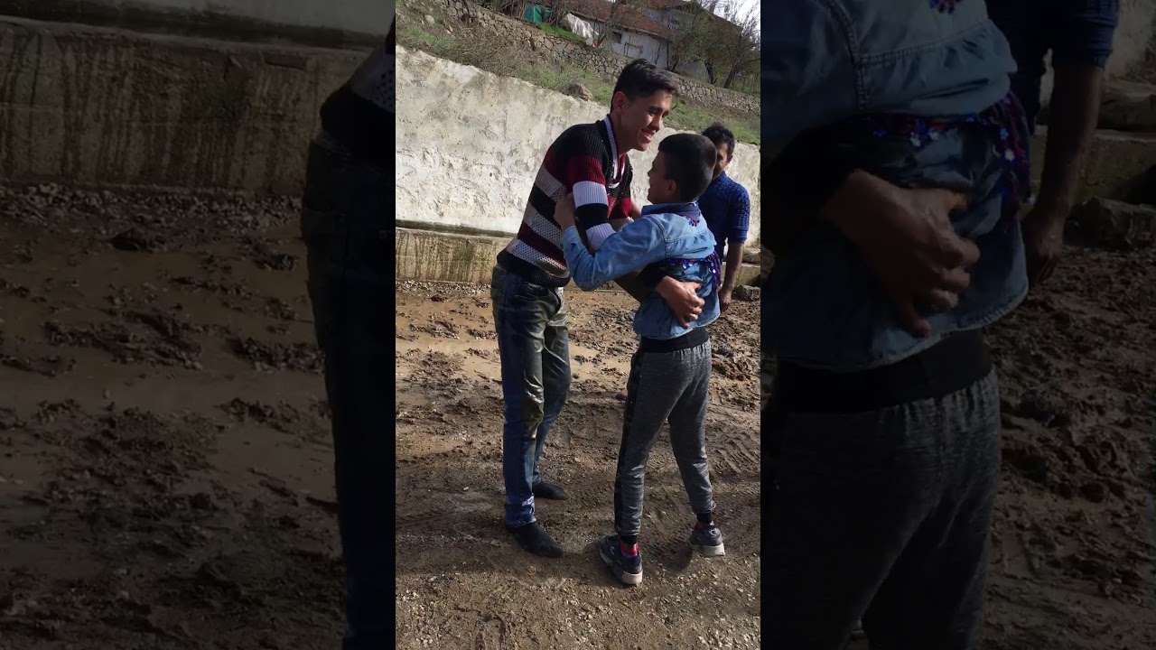 Balıkesir Dursunbey Çınar Köyü geçliği köy adetlerinden “damat suya yatırılır”