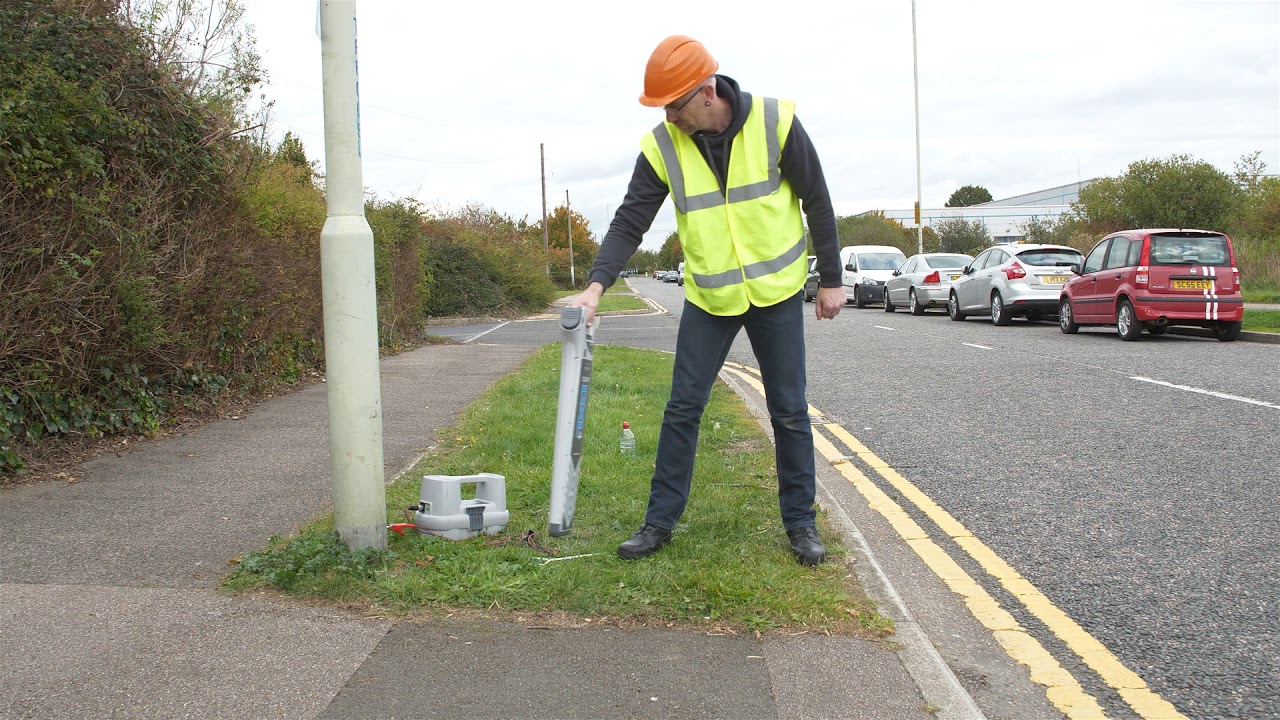 Using a Signal Generator (Direct Connection Method) Tracing Street Lighting Cables