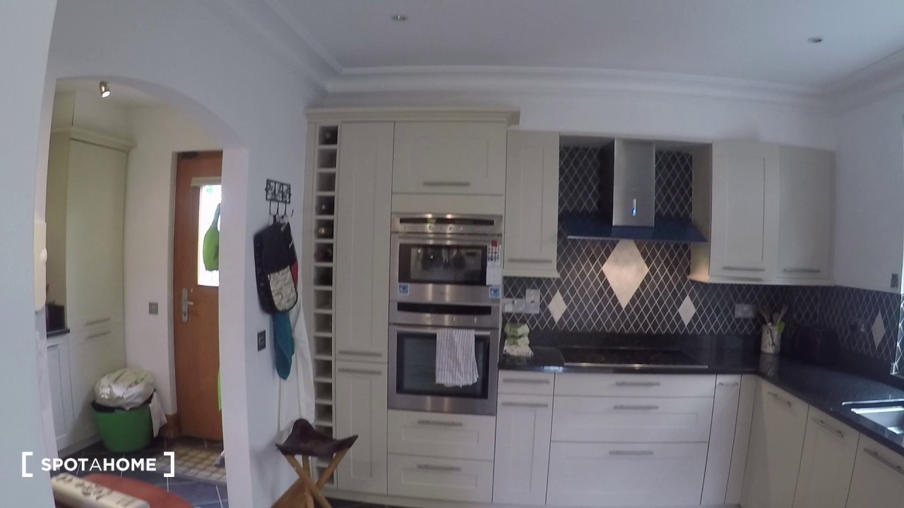 Room to rent in a 4-bedroom house with garden in Lucan - Spotahome (ref 132554)