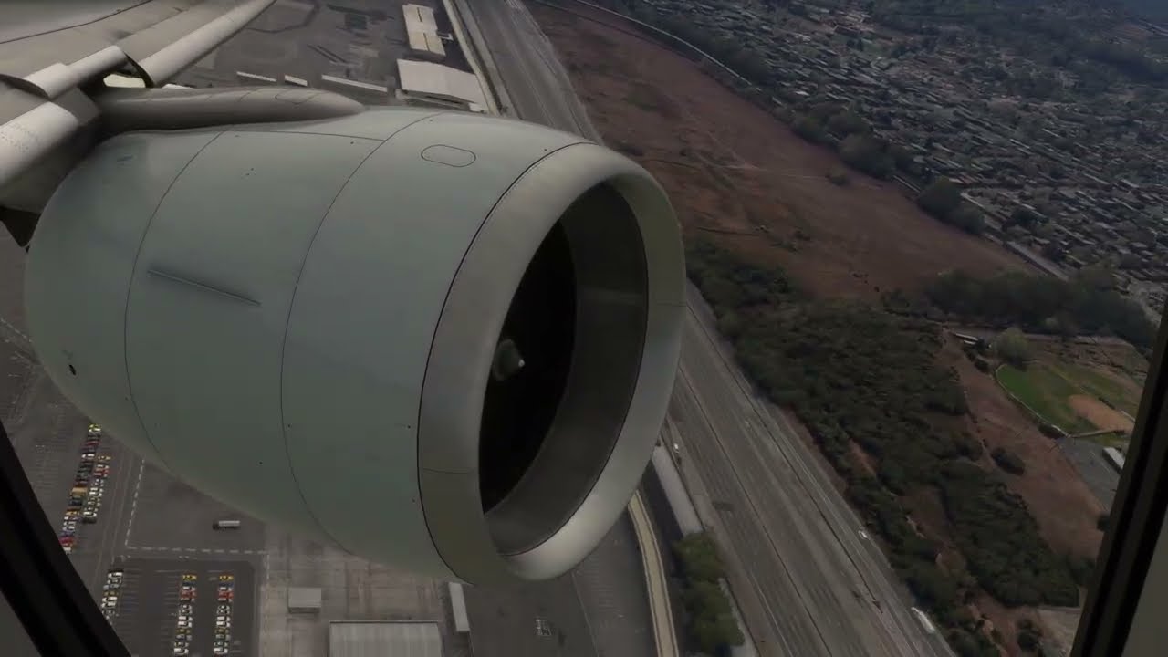 Flying into Hong Kong International Airport (HKG) | Microsoft Flight Simulator