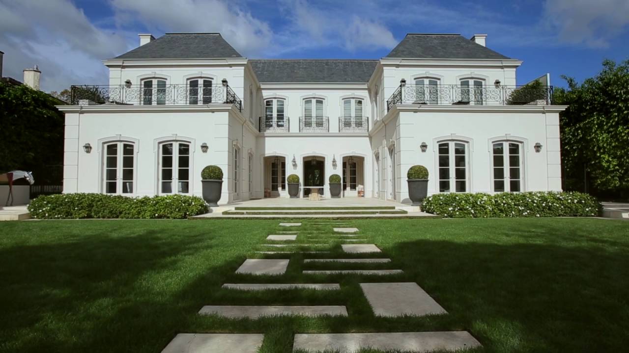 Marshall White: 4 Robertson Street Toorak