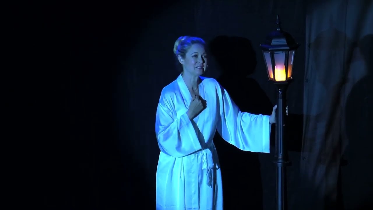 לא לבכות עכשיו | מיכל ינאי | מתוך המחזמר 