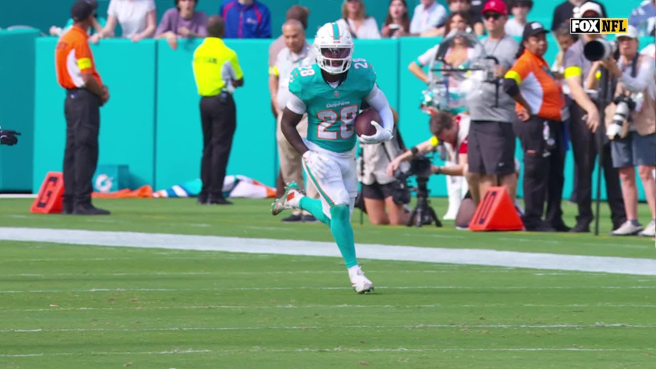 De'Von Achane's best plays from 112-yard game vs. Buccaneers | Week 17