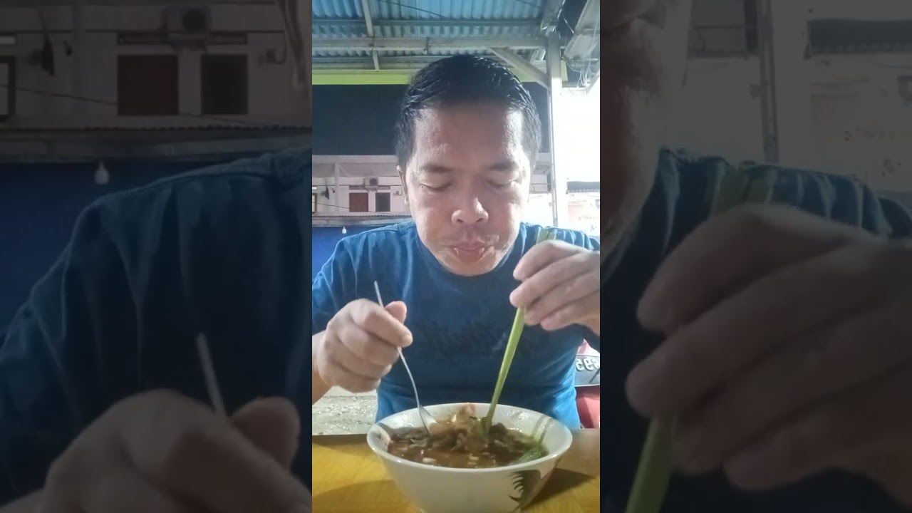 #makan mie ayam