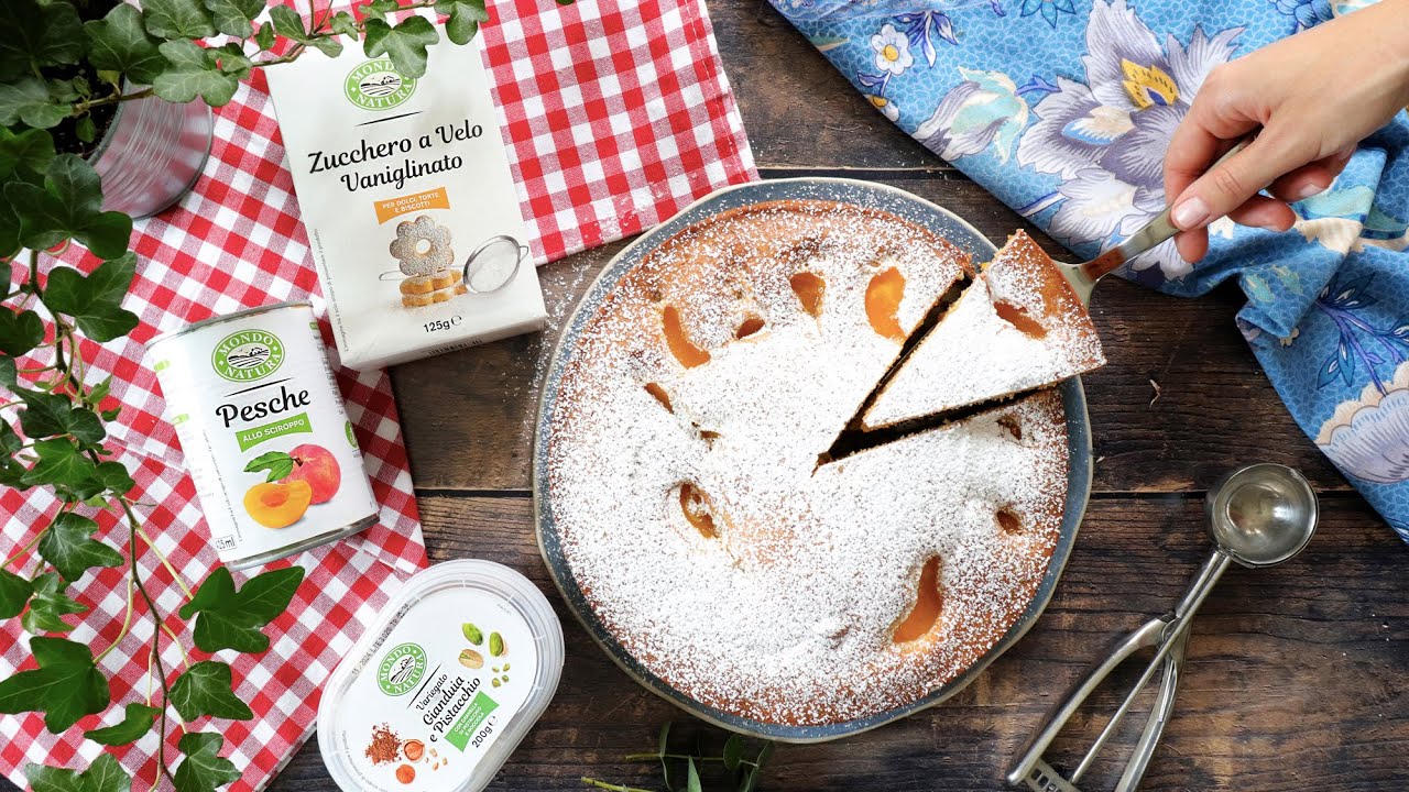 Torta soffice alle pesche sciroppate