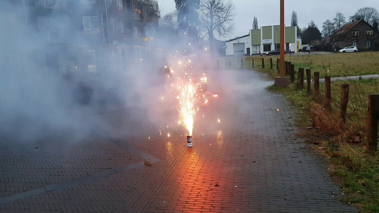 Blitzfontane - Weco Vuurwerk [4K]