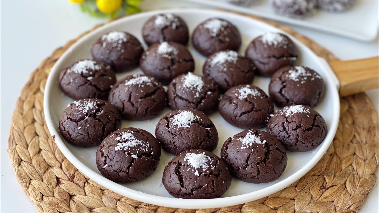 BU TARİFTE KATIYAĞ VE TEREYAĞ YOK✋YUMUŞACIK LEZZETİN ÇATLAYAN SIVIYAĞLI BROWNİE KURABİYE TARİFİ😍